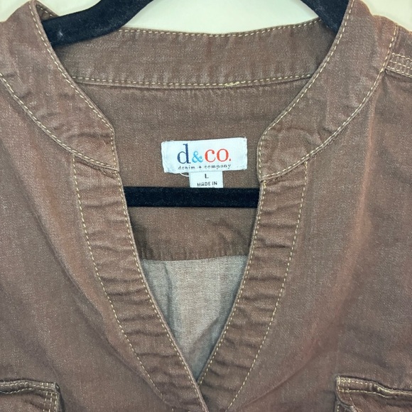 Denim & Co. Women’s Brown Button-Front Utility Shirt Size L - Picture 4 of 8